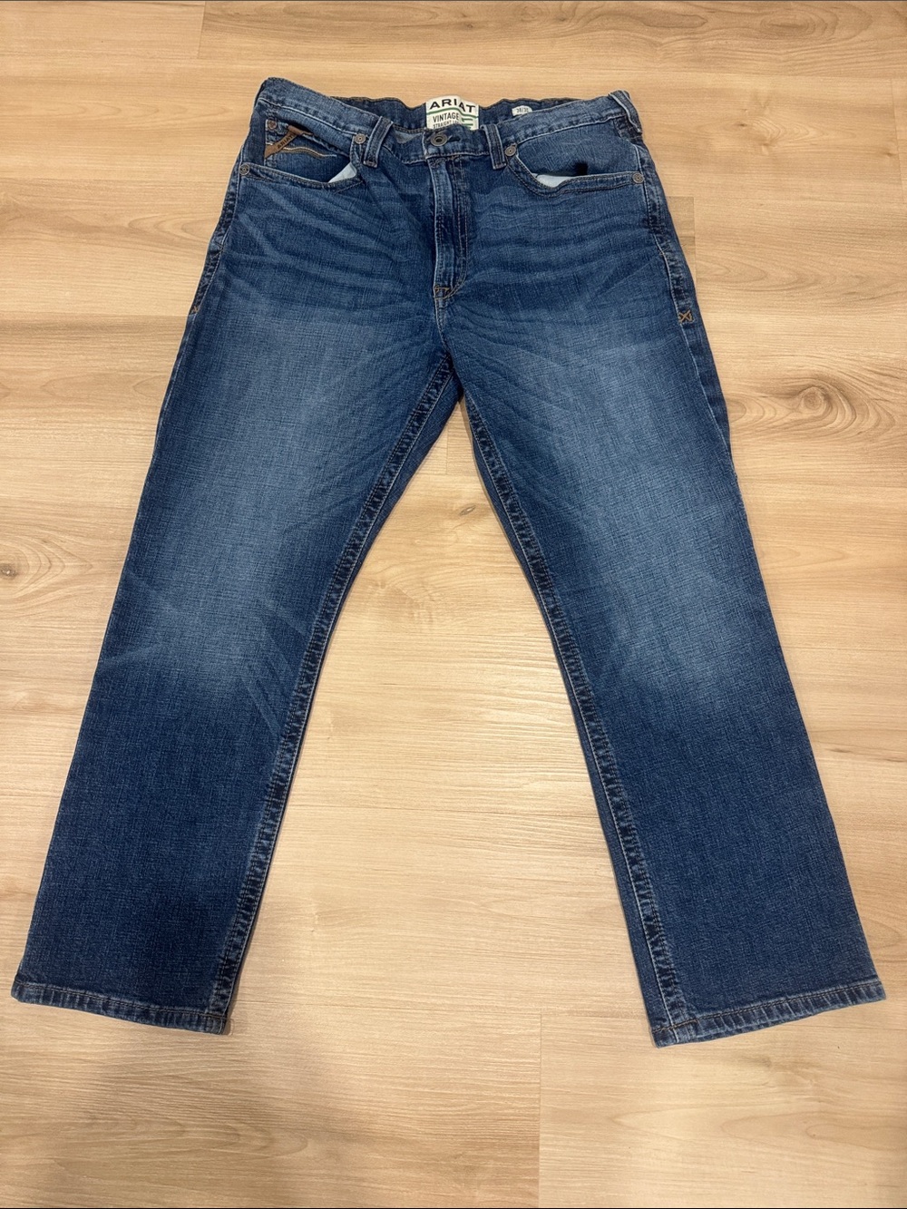 Ariat Men's 38 waist 30 leg Vintage M1 Straight Leg Indigo Blue Denim Jeans